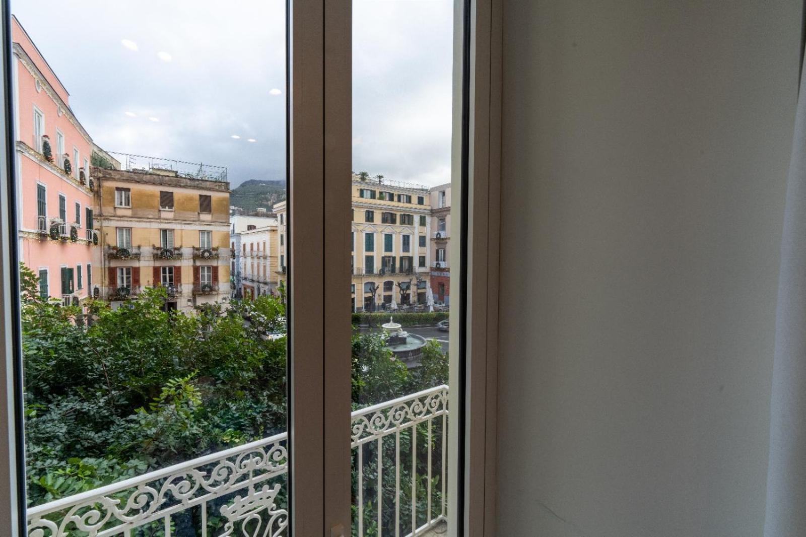 Fran City Suite Vico Equense Bagian luar foto